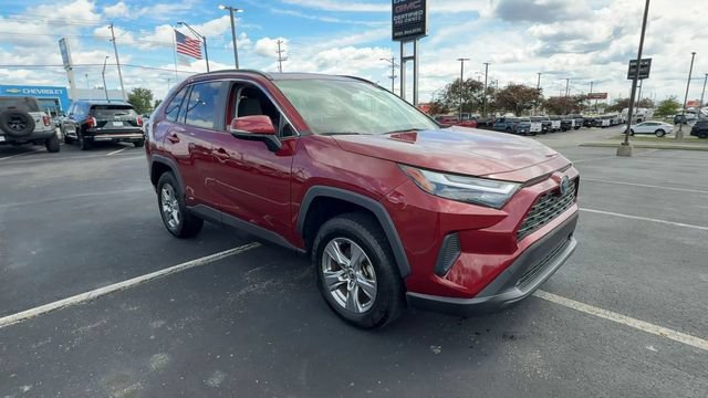 Used 2022 Toyota RAV4 XLE w/ Convenience Package AWD/4WD image 2