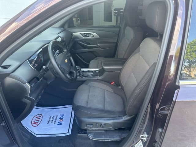 Used 2023 Chevrolet Traverse LT FWD image 18