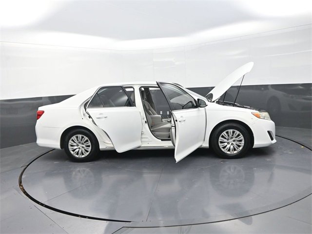 Used 2012 Toyota Camry LE image 42