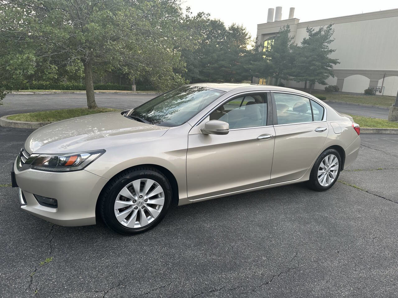 Used 2015 Honda Accord EX image 4