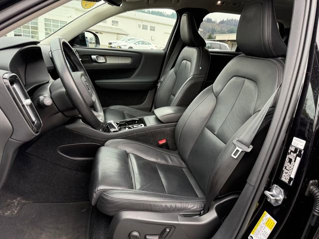 Used 2021 Volvo XC40 T5 Inscription w/ Protection Package image 17