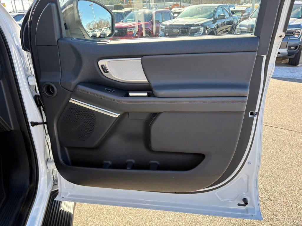 Certified 2025 Ford Expedition Active image 28