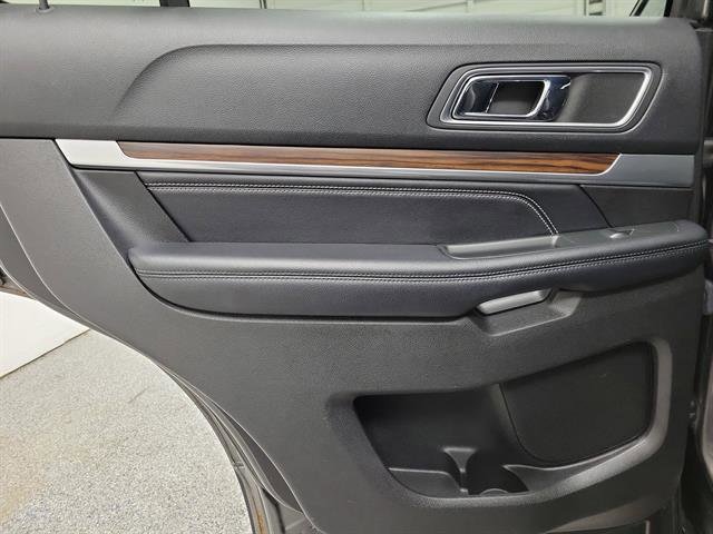 Used 2017 Ford Explorer Limited image 9