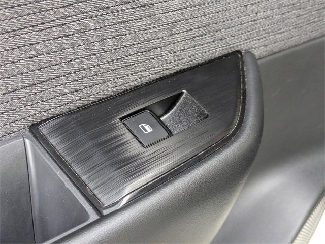 Used 2023 Nissan Rogue S image 25