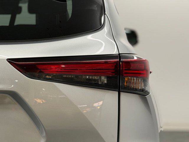 Certified 2024 Toyota Highlander XSE image 7