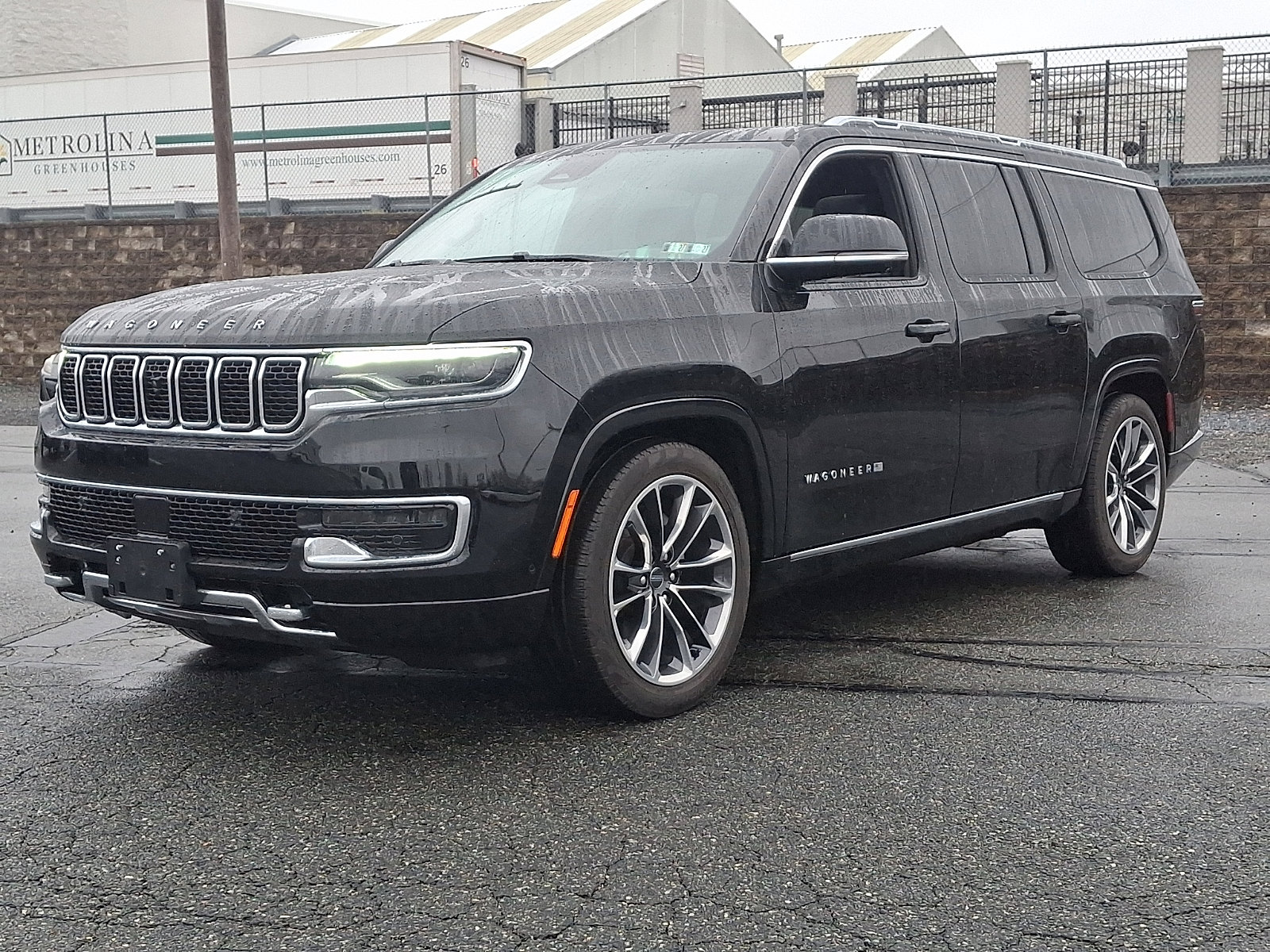 Used 2024 Jeep Wagoneer L Series III w/ Premium Group I image 3