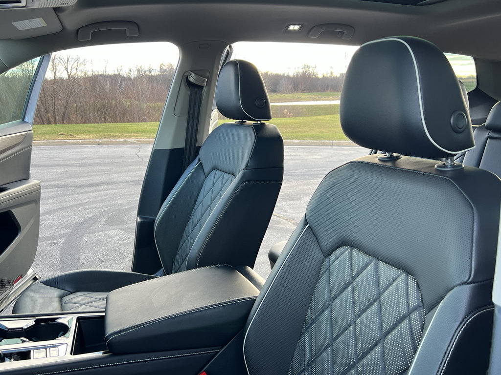 Used 2024 Volkswagen Atlas SEL Premium R-Line image 16