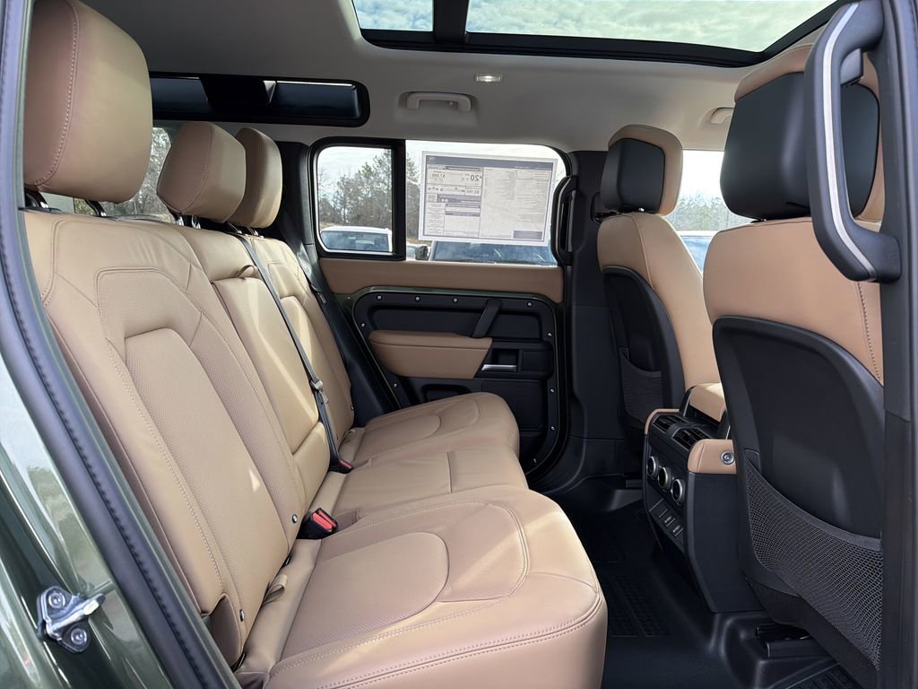 New 2026 Land Rover Defender 110 X-Dynamic SE image 13
