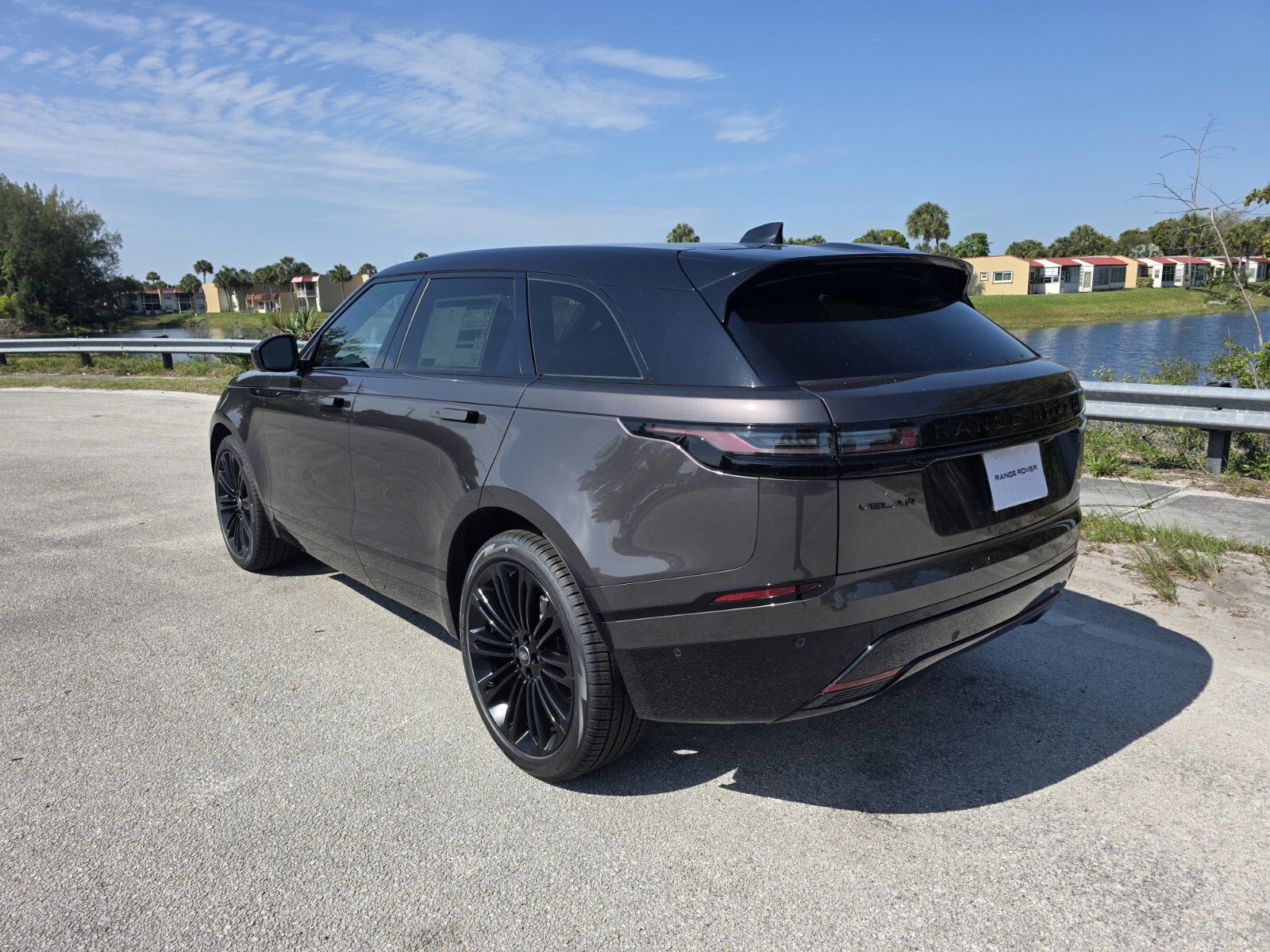 New 2026 Land Rover Range Rover Velar Dynamic SE AWD/4WD image 2