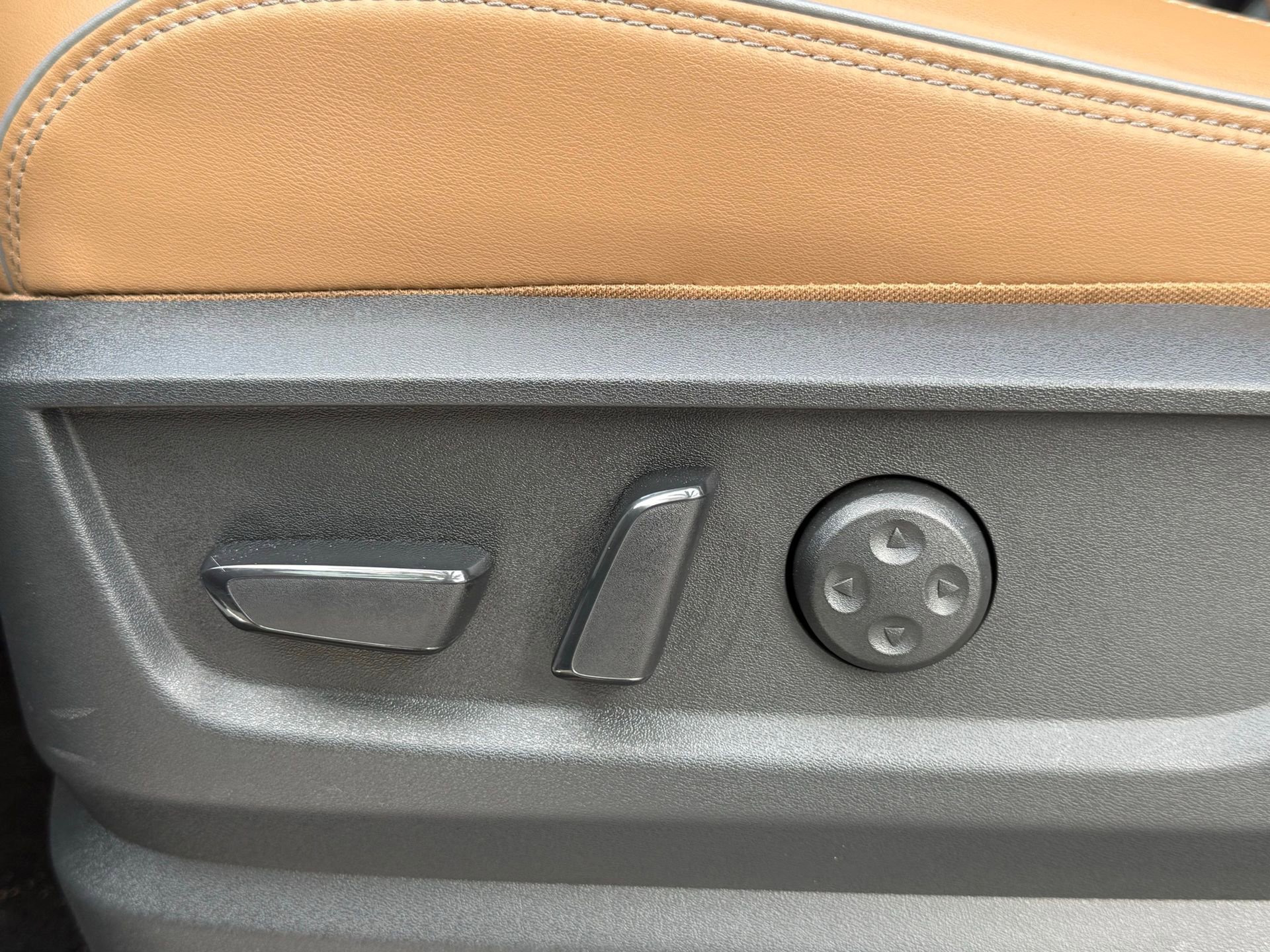 Used 2025 INFINITI QX80 Luxe image 37