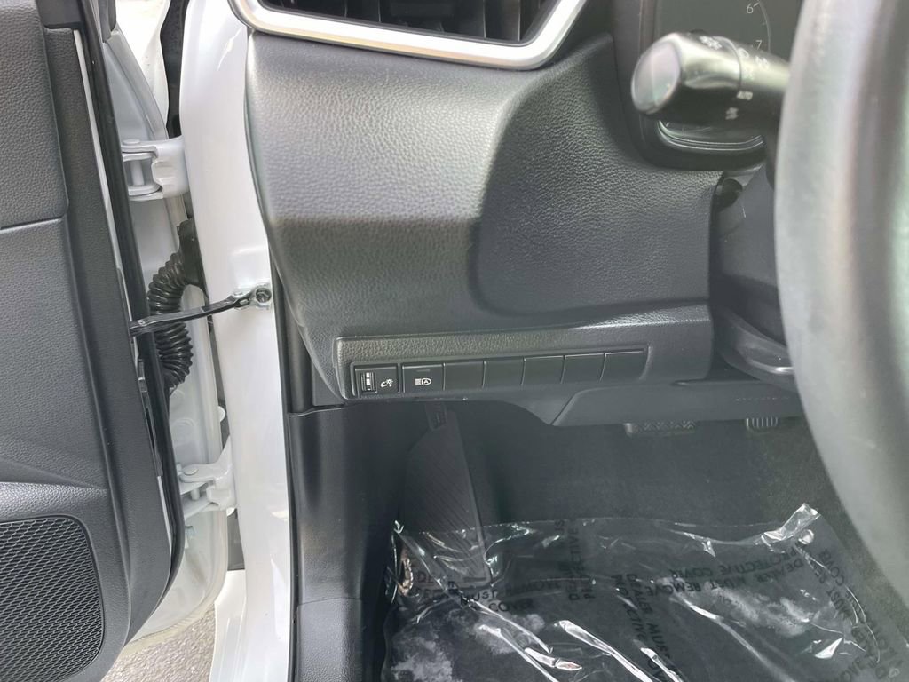 Used 2024 Toyota Corolla Sedan w/ SE Convenience Package image 31