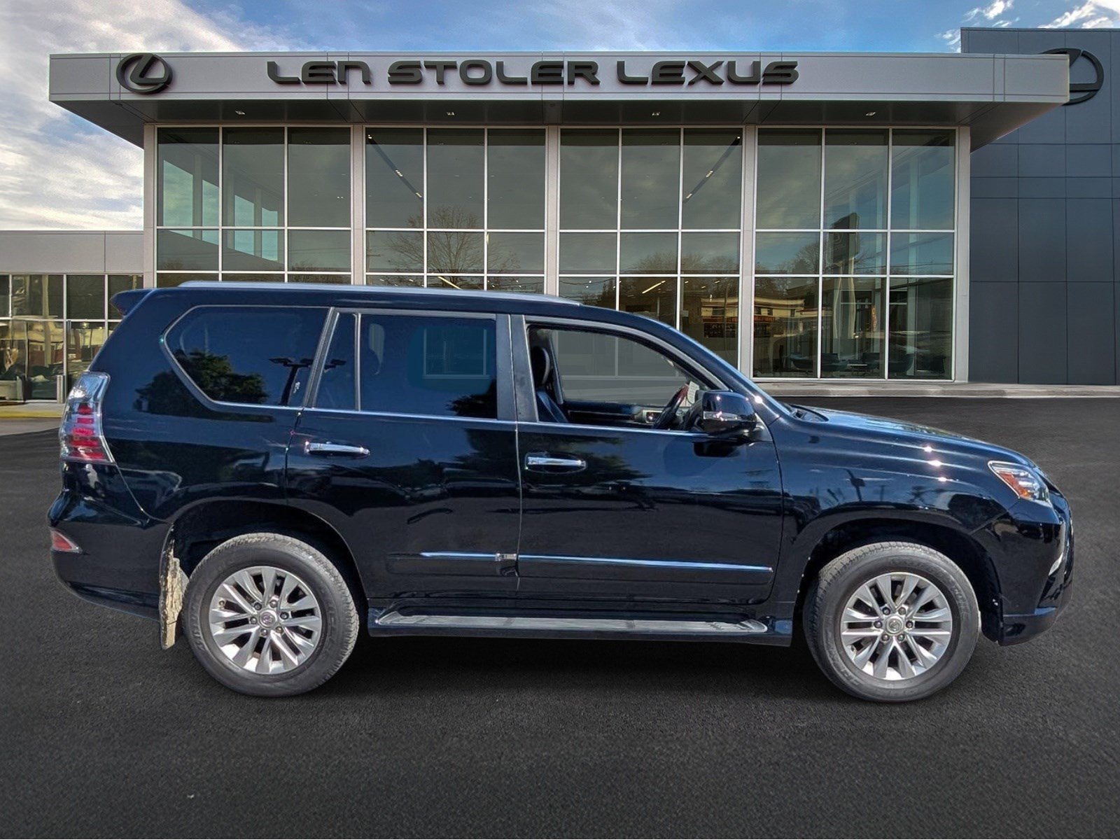 Used 2018 Lexus GX 460 Premium AWD/4WD image 2