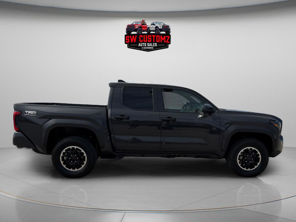 Used 2025 Toyota Tacoma TRD Off-Road image 8