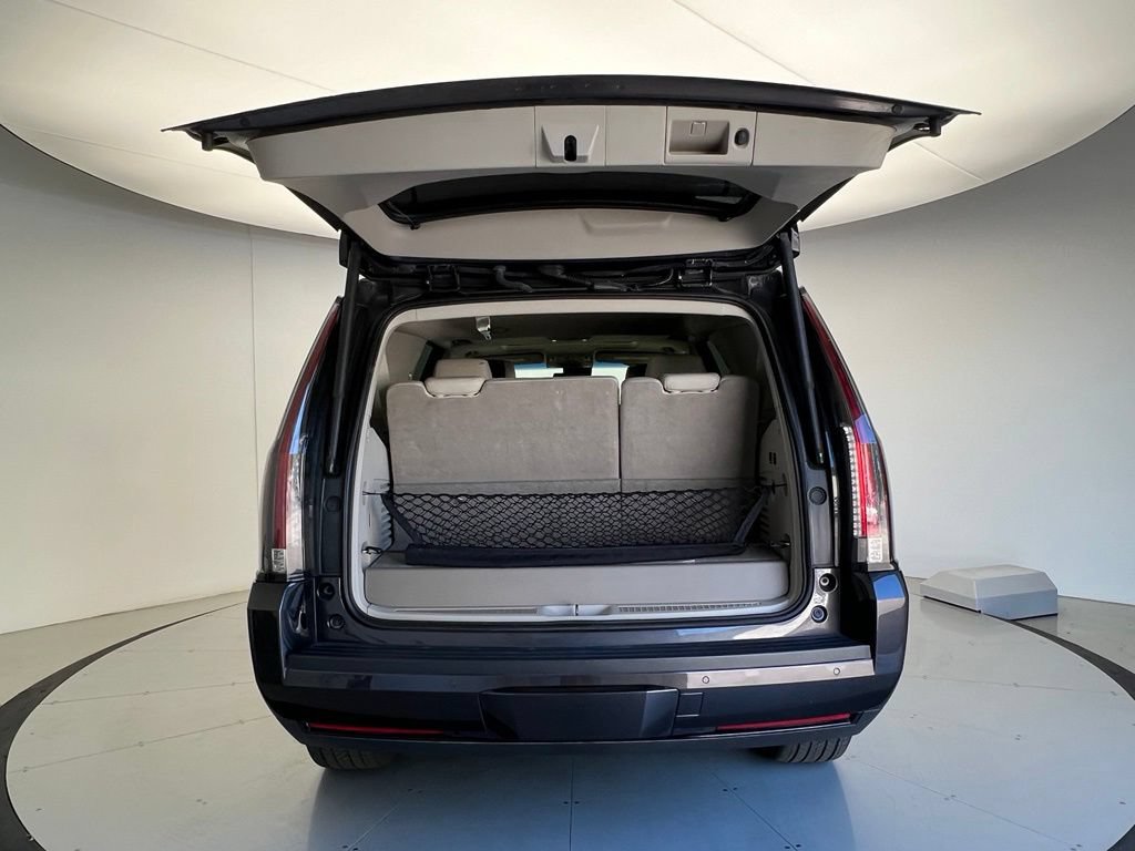 Used 2017 Cadillac Escalade Luxury AWD/4WD image 5