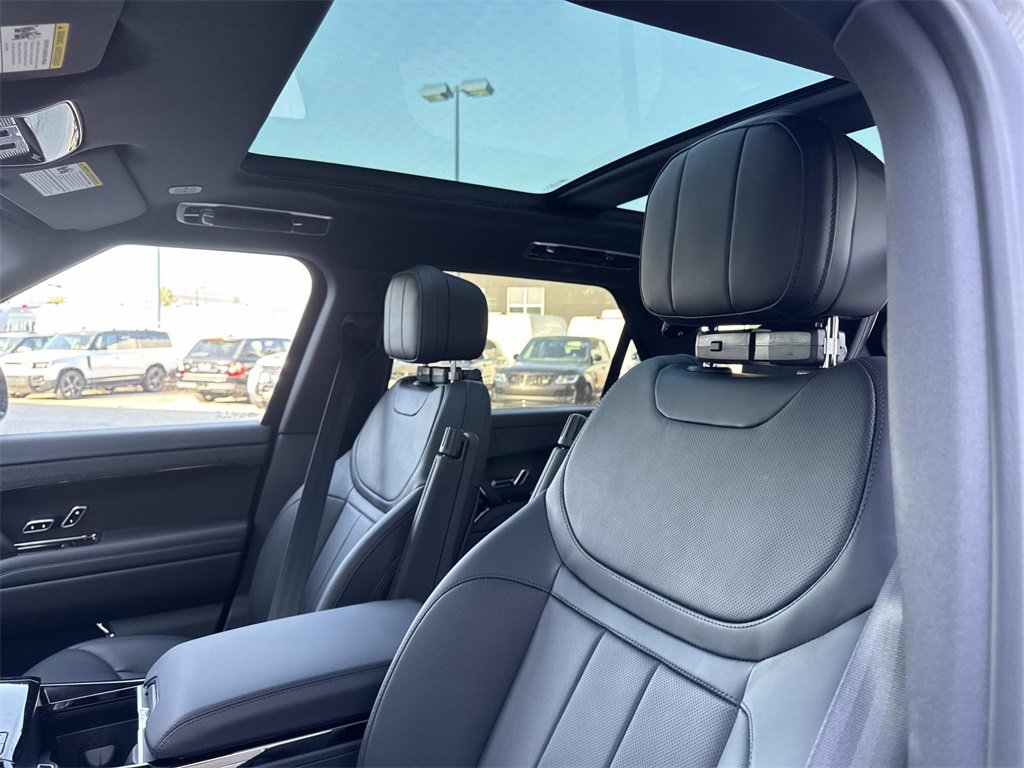 New 2025 Land Rover Range Rover Sport SE image 20