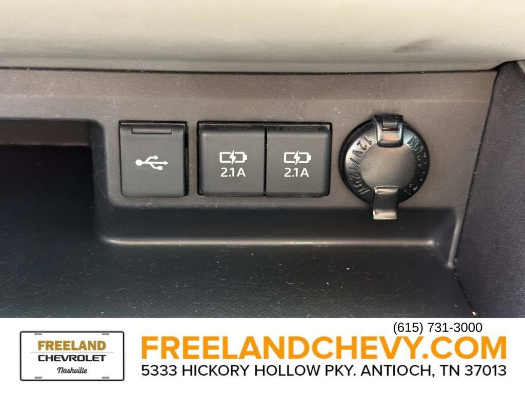 Used 2021 Toyota Highlander XLE FWD image 35