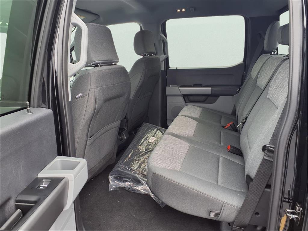 New 2026 Ford F250 XLT w/ FX4 Off-Road Package image 16