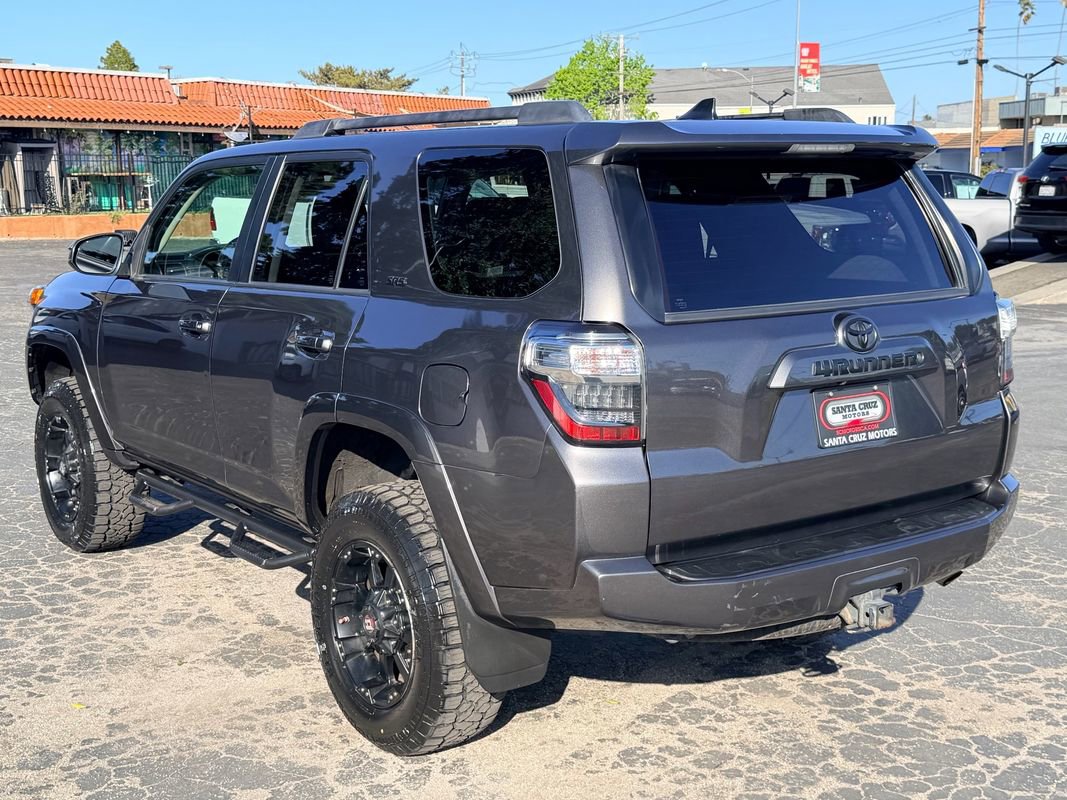 Used 2016 Toyota 4Runner SR5 image 4