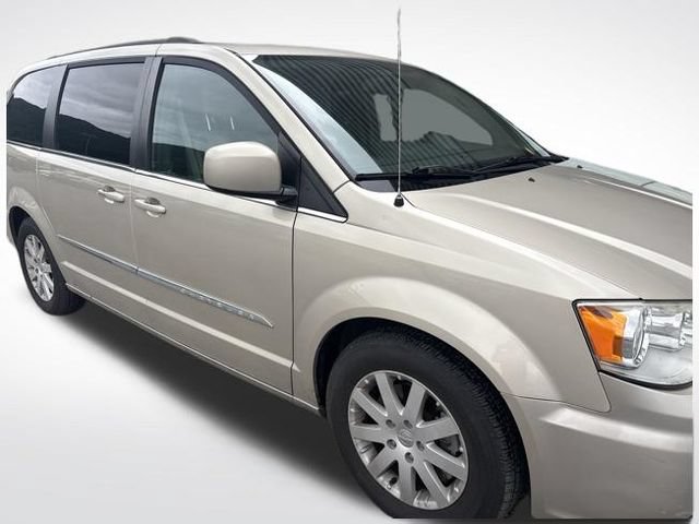 Used 2015 Chrysler Town & Country Touring FWD image 8