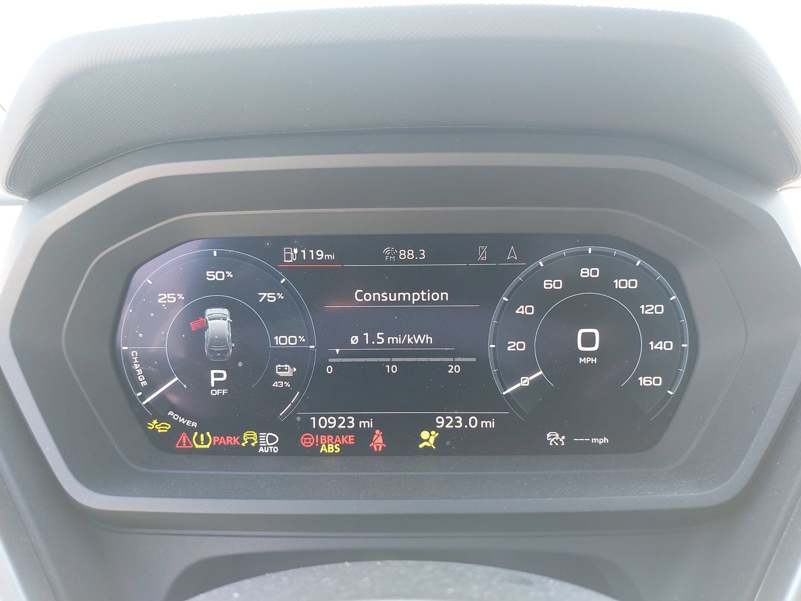 Used 2025 Audi Q4 e-tron Premium w/ Convenience Package AWD/4WD image 9