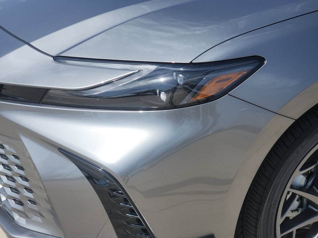 New 2026 Toyota Camry Hybrid FWD image 11