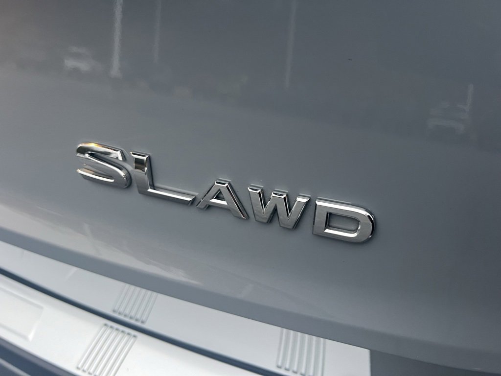 Used 2023 Nissan Rogue SL w/ SL Premium Package image 15