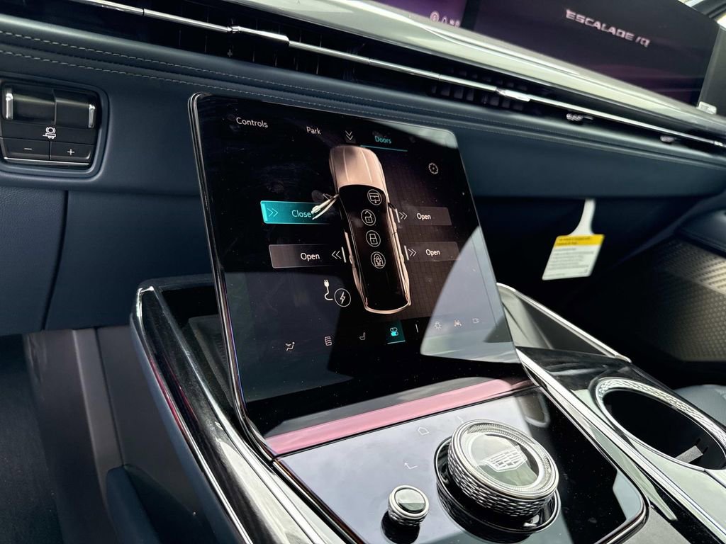 New 2025 Cadillac Escalade IQ Sport 2 w/ LPO, ONYX Package image 27