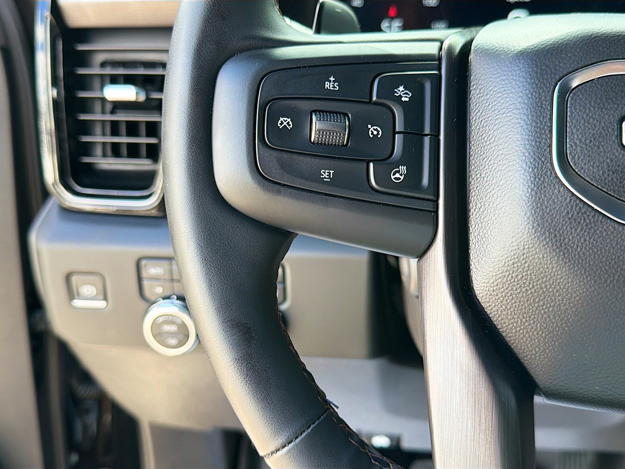 Used 2025 GMC Sierra 1500 AT4 w/ Technology Package image 33