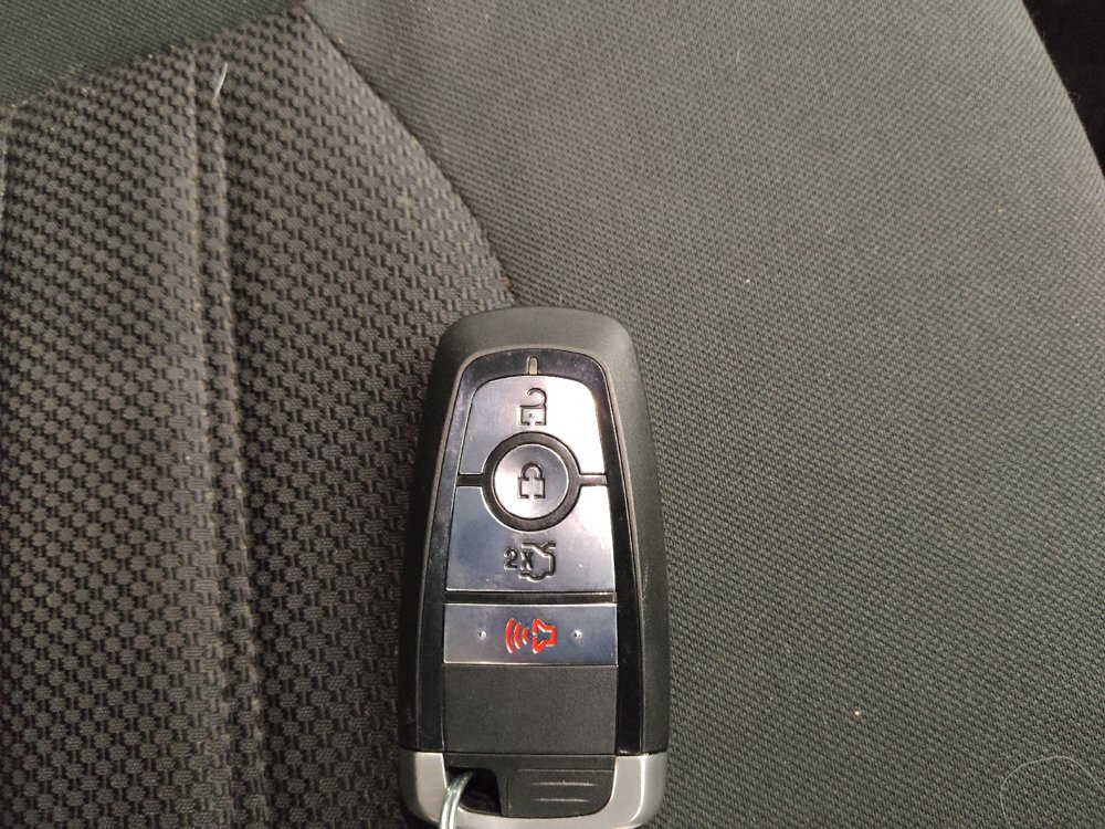 Used 2020 Ford Fusion SE FWD image 32