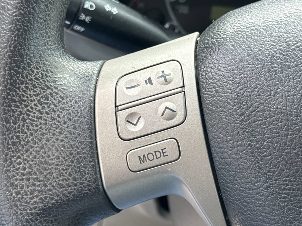 Used 2012 Toyota Corolla LE FWD image 28