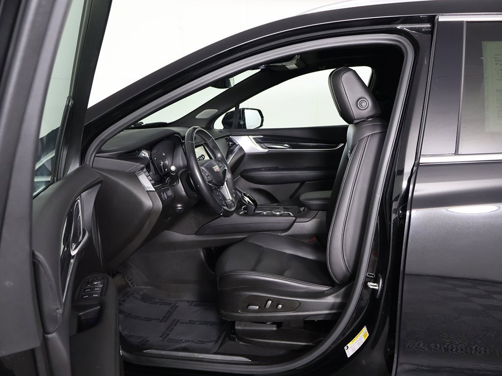Used 2022 Cadillac XT5 Premium Luxury w/ LPO, Floor Liner Package image 30