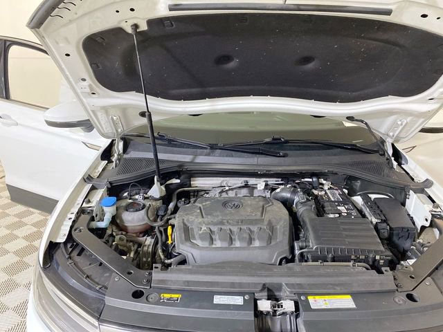 Used 2022 Volkswagen Tiguan SE FWD image 16