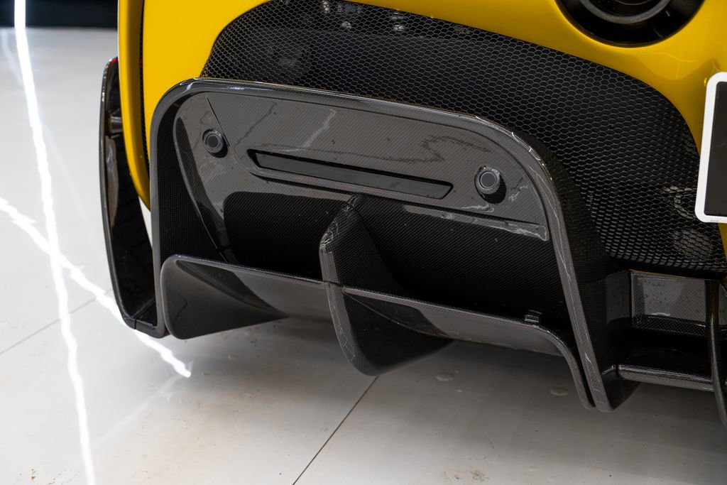 Used 2022 Ferrari SF90 Spider image 27
