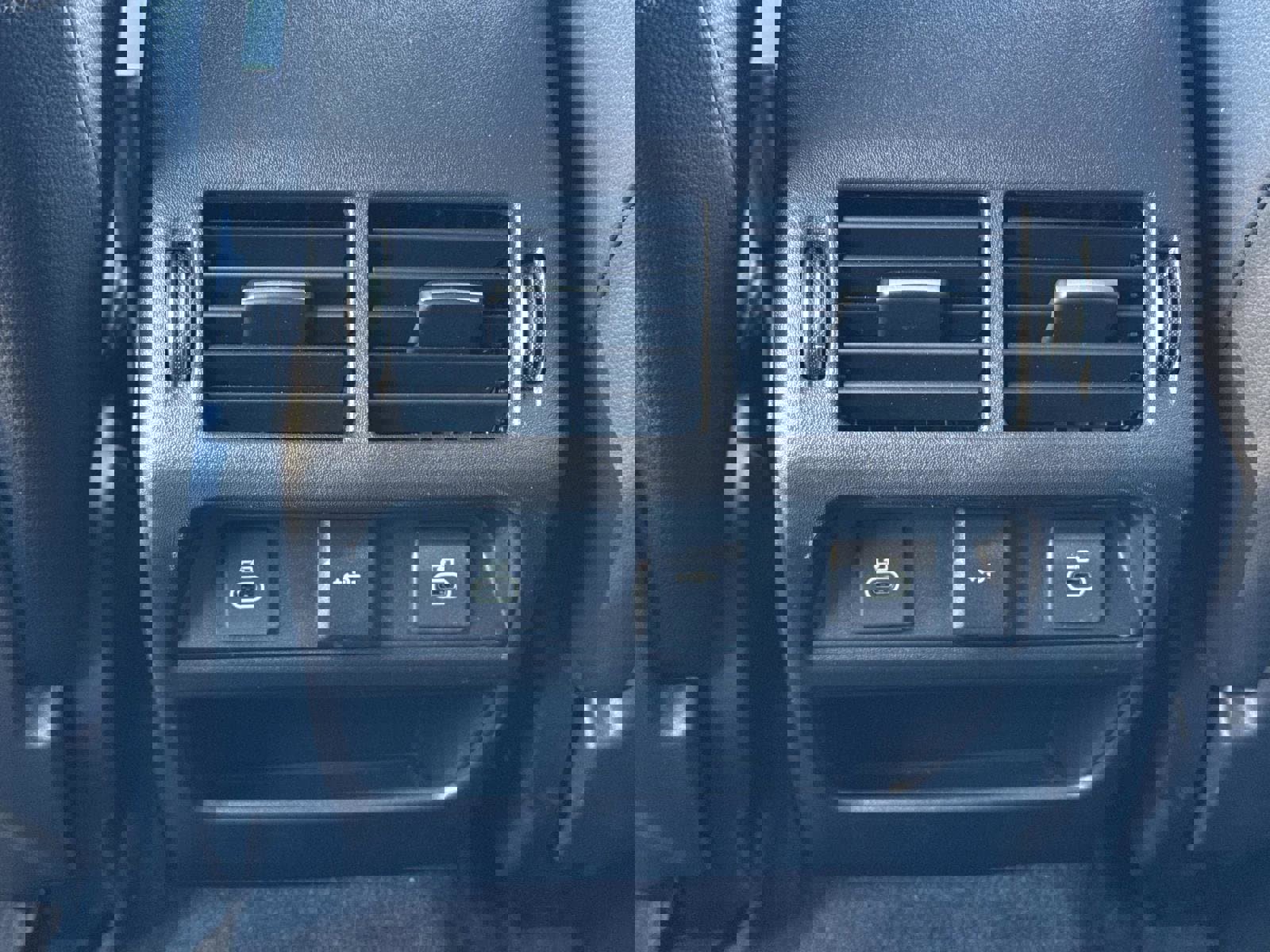 Used 2024 Jaguar E-PACE R-Dynamic SE image 15