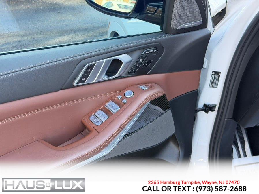 Used 2023 BMW X7 M60i image 20