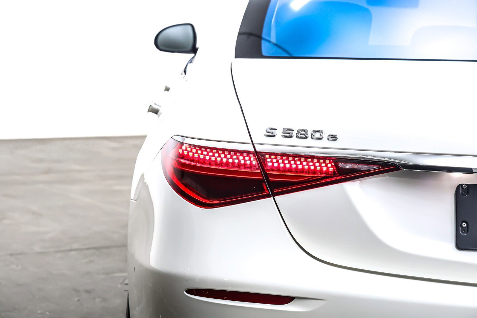 Used 2023 Mercedes-Benz S 580e 4MATIC Sedan image 16