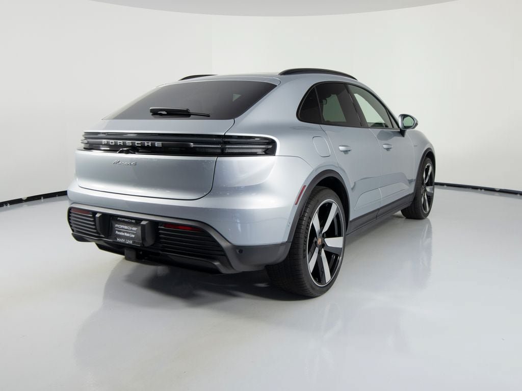 New 2026 Porsche Macan 4 Electric AWD/4WD image 10