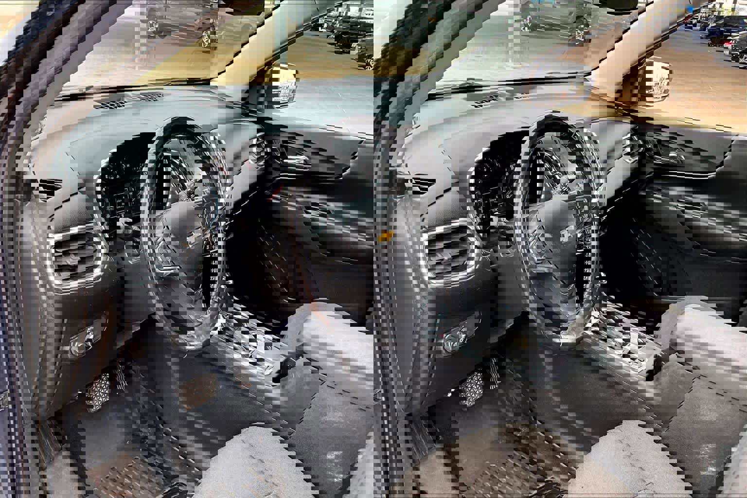 Used 2018 Chevrolet Equinox LT image 16