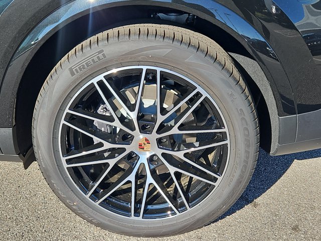 New 2026 Porsche Cayenne AWD/4WD image 12