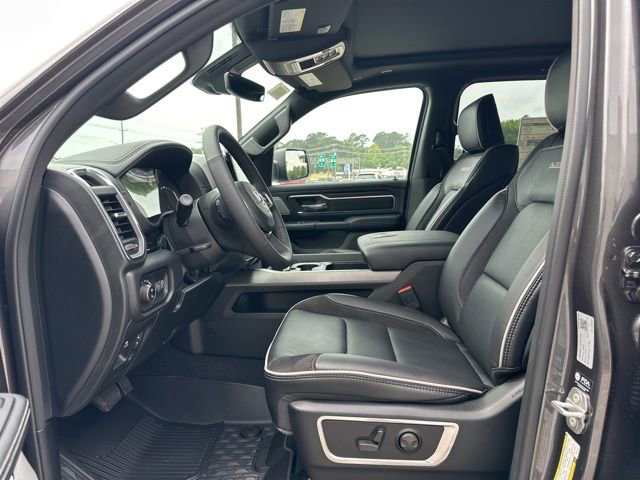 New 2026 RAM 1500 Laramie AWD/4WD image 9