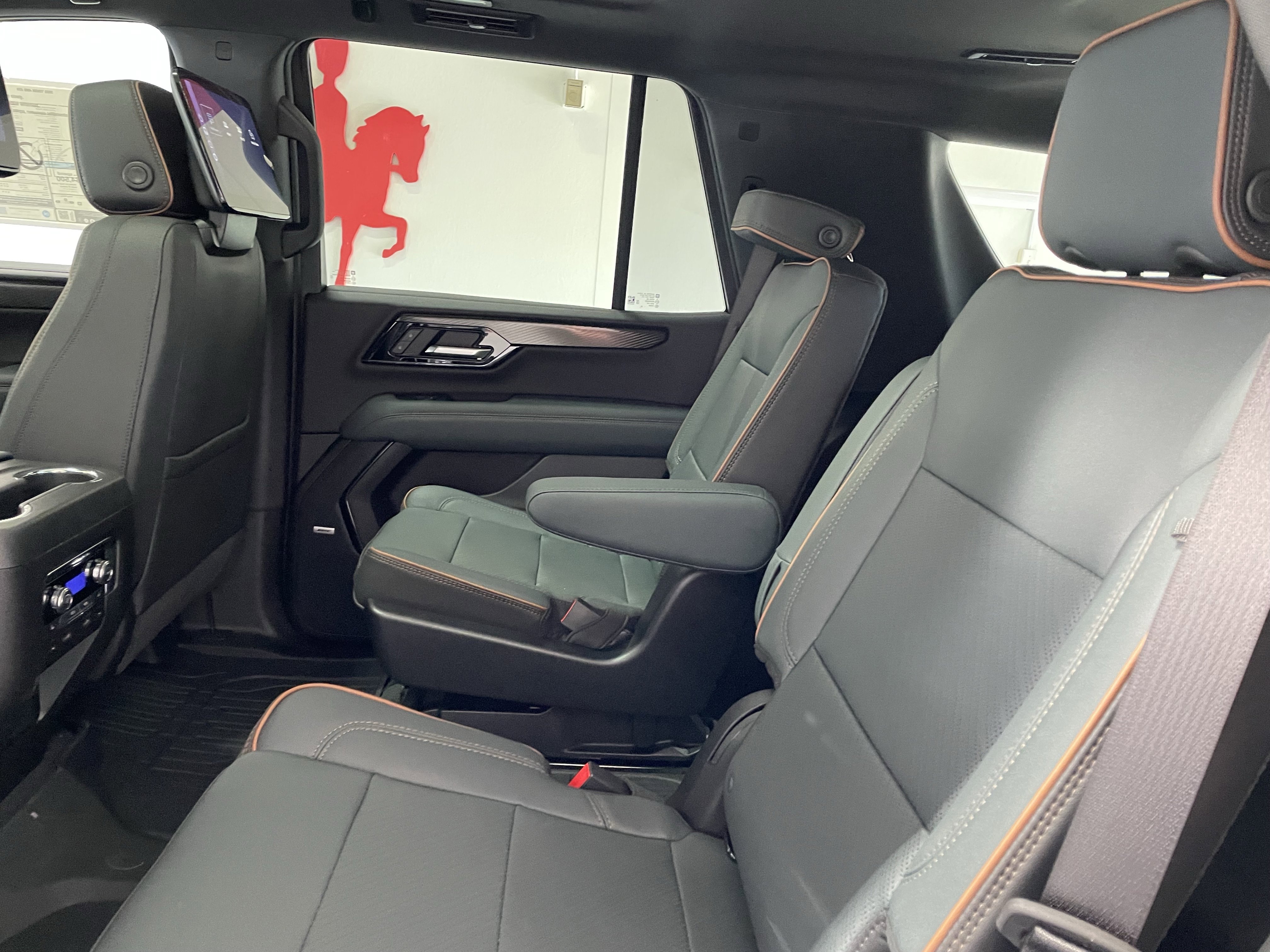 New 2025 GMC Yukon AT4 w/ AT4 Premium Plus Package image 13