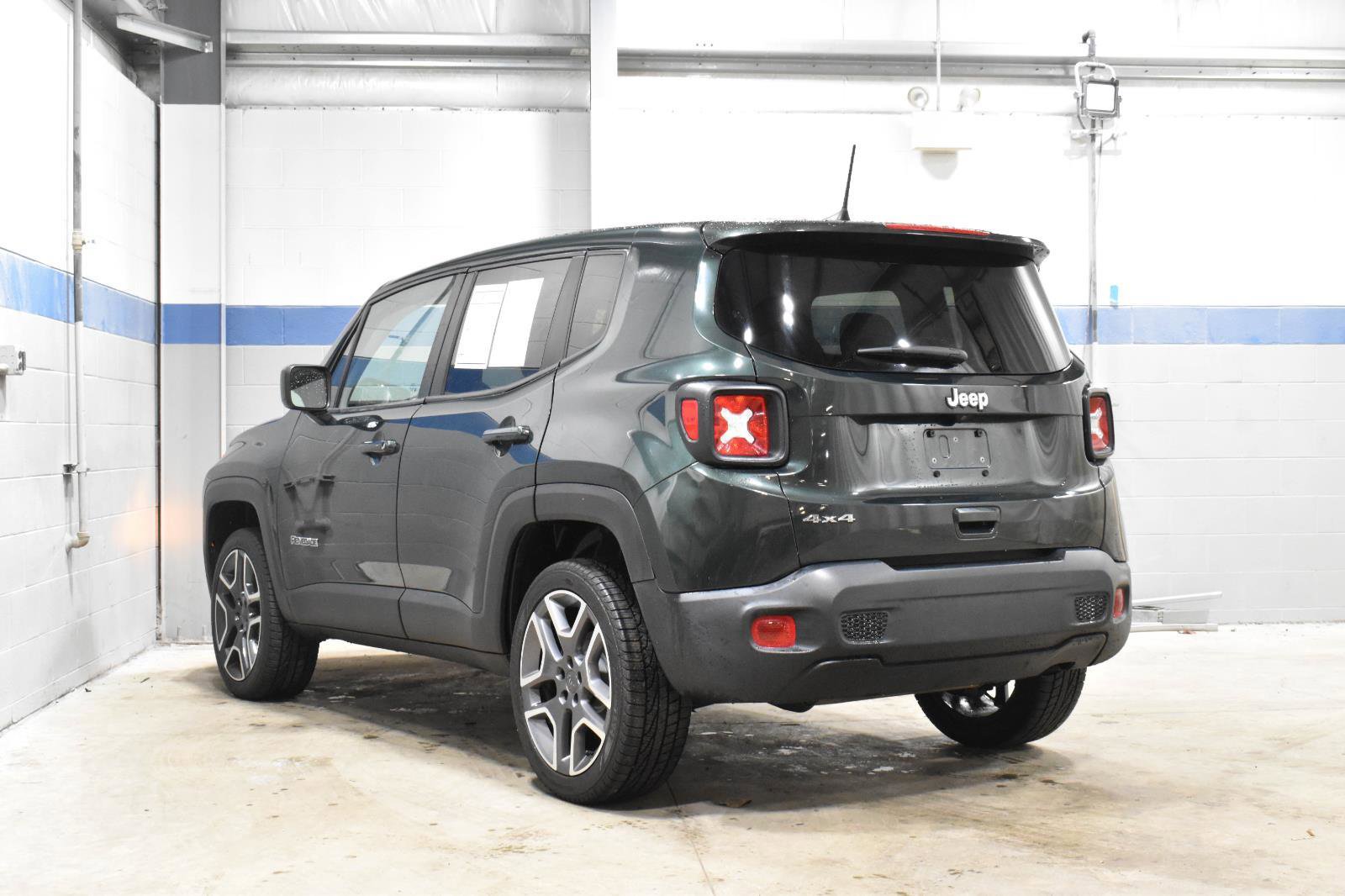 Used 2021 Jeep Renegade Sport image 22