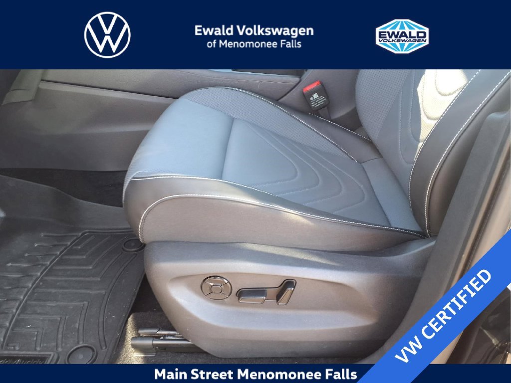 Used 2026 Volkswagen Tiguan SE AWD/4WD image 22