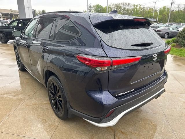 Used 2023 Toyota Highlander XSE AWD/4WD image 4
