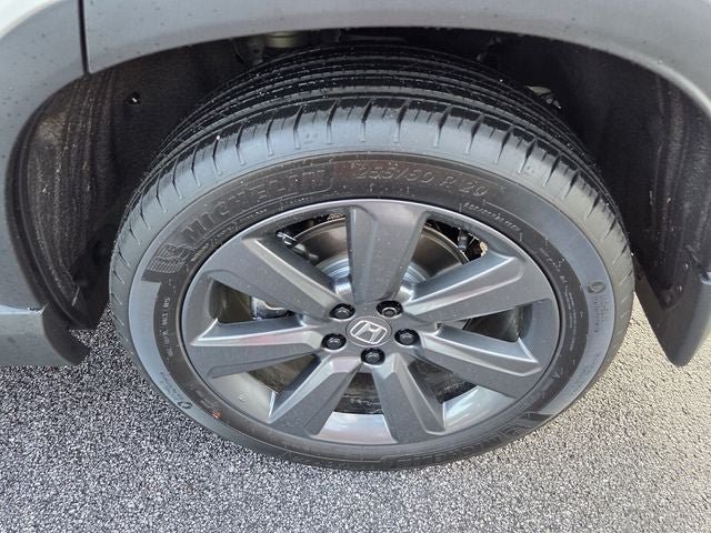 Used 2025 Honda Pilot Sport image 10