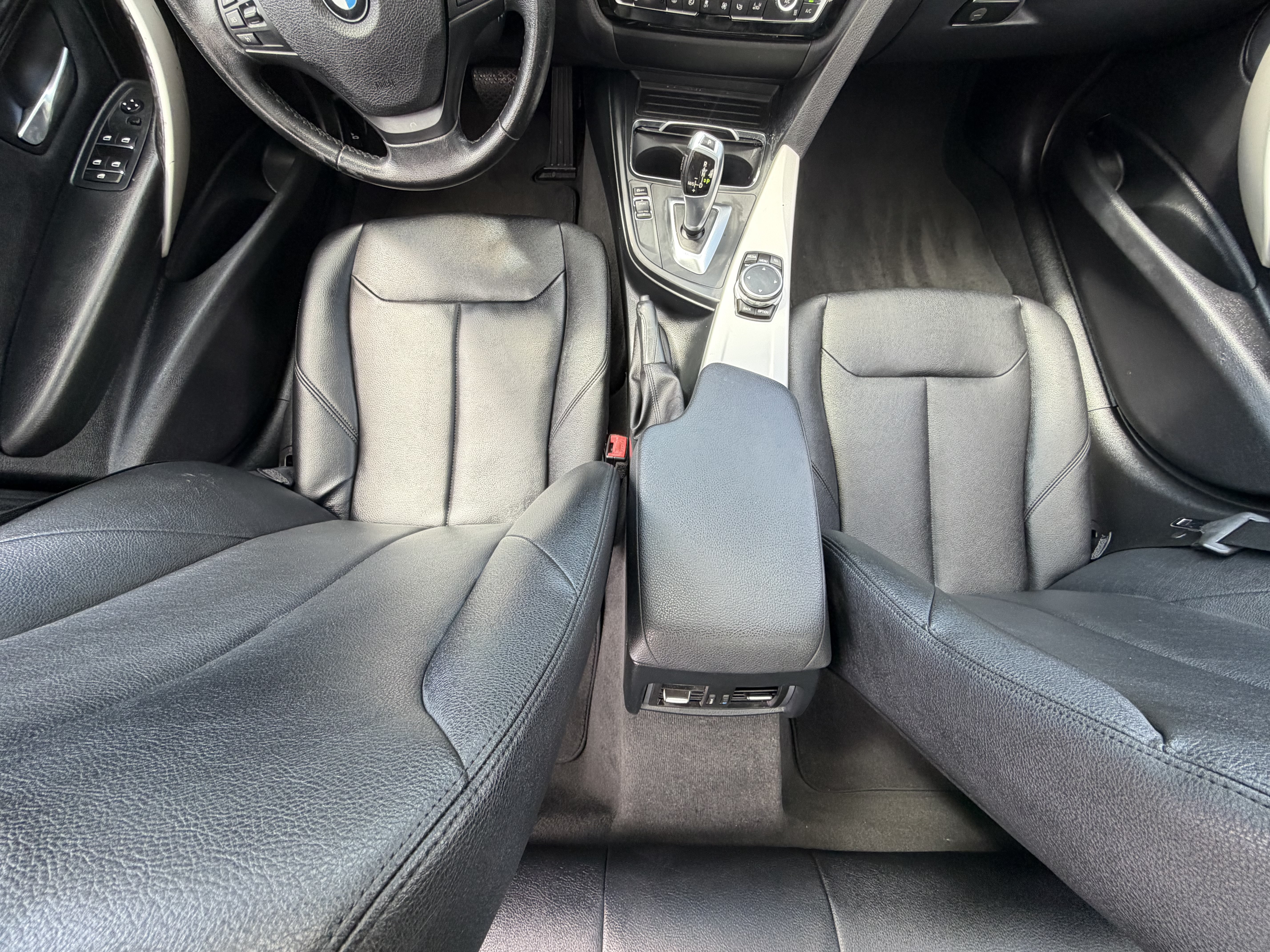 Used 2016 BMW 320i Sedan RWD image 13