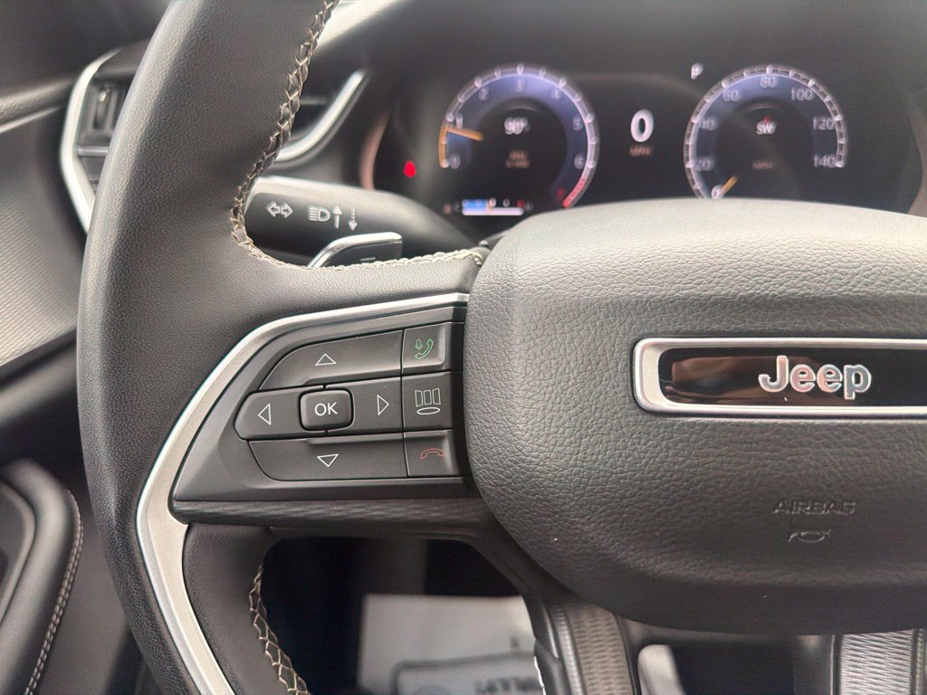 Used 2023 Jeep Grand Cherokee Altitude AWD/4WD image 17