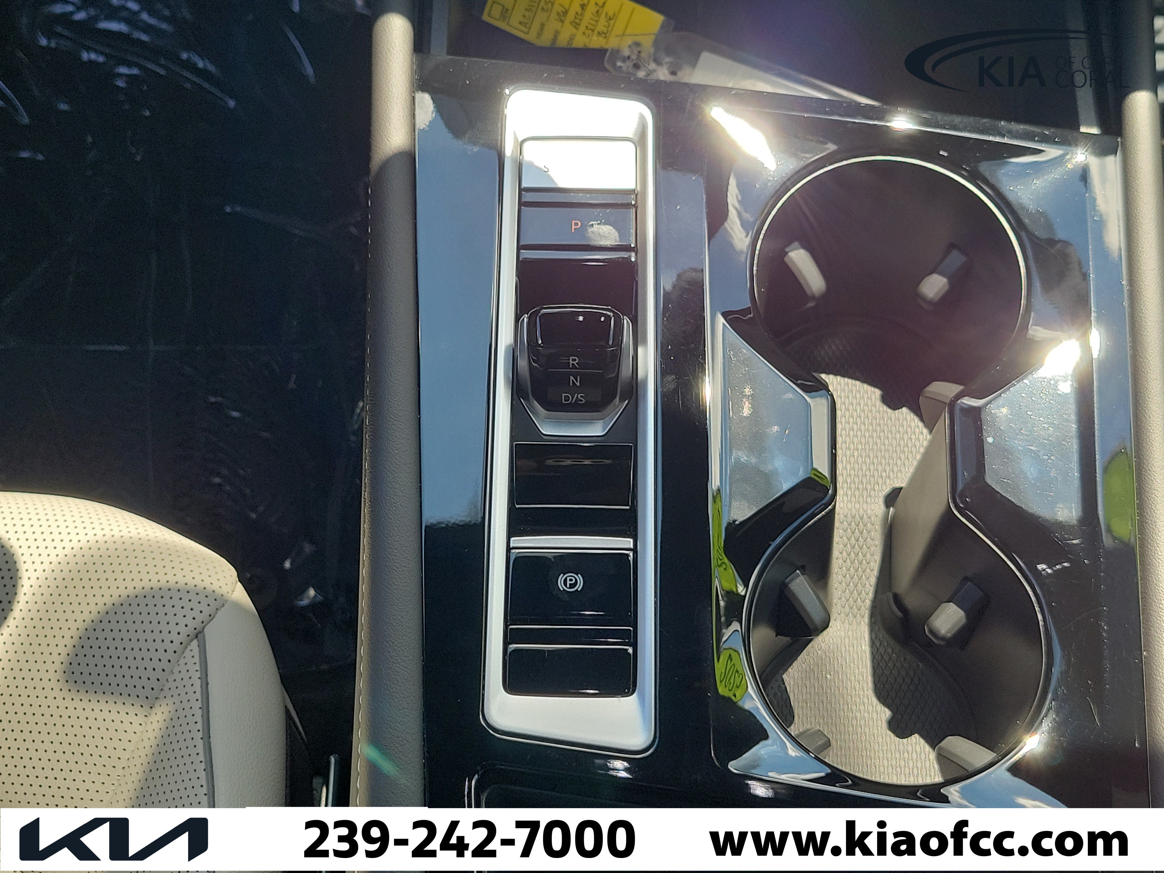 Used 2025 Volkswagen Atlas Cross Sport SEL Premium R-Line AWD/4WD image 21