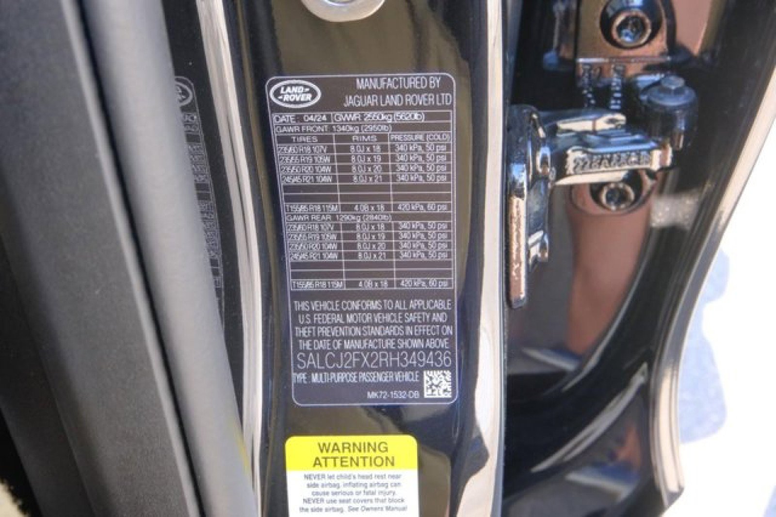 Used 2024 Land Rover Discovery Sport S image 28