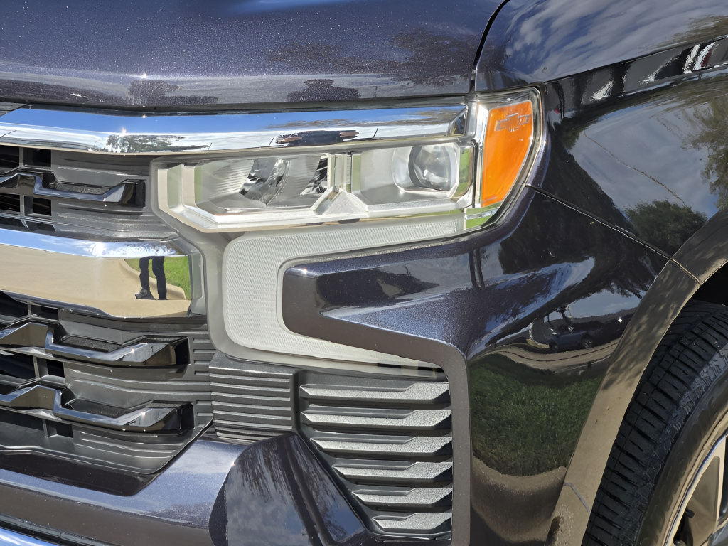 Used 2024 Chevrolet Silverado 1500 LT w/ Convenience Package II RWD image 9